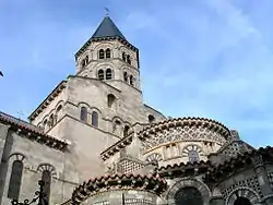 Le chevet et le clocher de la basilique Notre-Dame-du-Port