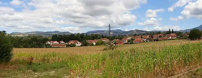 Nouveau lotissement-dortoir des Balcons du Guiers au Croibier construit dans les années 2005 - 2010 sur les terres agricoles.