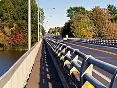 Le pont Jean-Jacques Bertrand à Noyan où la route 202 enjambe la rivière Richelieu.