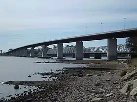 Le nouveau pont sur le fleuve Santa Lucía