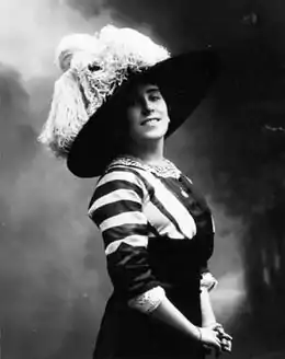Lucrezia Bori, soprano (1900)