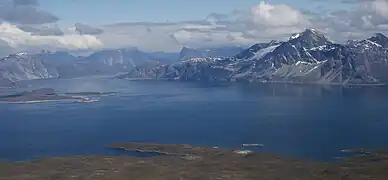 Vue aérienne du fjord de Nuuk.