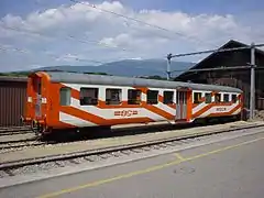 Voiture B n°26 en gare de Orbe