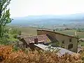 Vue depuis le chemin de ronde sur les vallons autour de la vallée de l'Azergues.