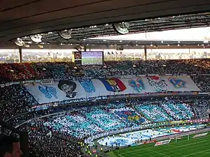 Tifo des supporters de l'OM lors de la finale de la coupe de France en 2006.