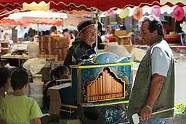 Le marché animé au long de l'année.