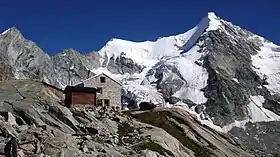 L'Ober Gabelhorn et la cabane du Grand Mountet