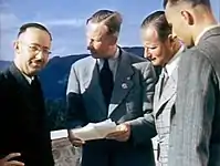 Sur la terrasse du Berghof en mai 1939 (de gauche à droite) : Himmler, Heydrich, Wolff et Esser.