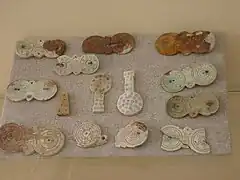 Objets d'ivoire (VIe siècle av. J.-C.) trouvés au Délion.