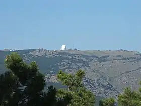 Vue de l'observatoire au sommet.