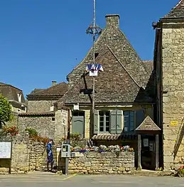 La gendarmerie de Montignac.(Domme)