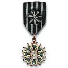 Médaille d'officier des Arts et des Lettres