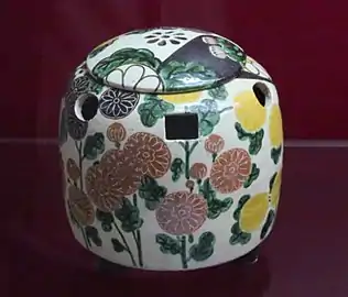 Ogata Kenzan. Brûle-parfum. Grès à décors sous couverte. XVIIIe siècle