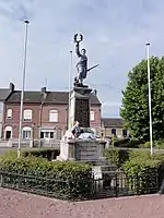 Le Poilu victorieux (monument aux morts)