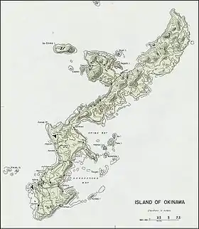 Okinawa hontō avec Ie-jima au nord-ouest.