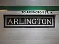 Signalisation à la station Arlington.