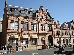 La vieille banque néerlandaise et l'ancienne Chambre des lois du Transvaal sur Church Square.