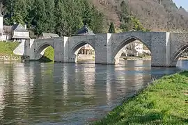 Le pont gothique sur la Truyère.