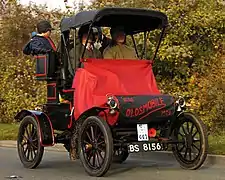 Oldsmobile 7HP Curved-dash runabout 1904.