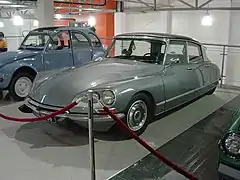 De nombreux ingénieurs IDN ont fait partie de l'équipe de conception de la Citroën DS vers 1950.