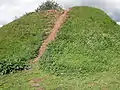 Tumulus supposé d'Oleg le Sage sur la Volkhov près de Staraïa Ladoga