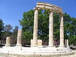 Restauration partielle d'un temple, Olympie, Grèce.