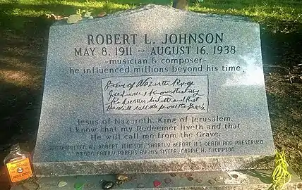 Pierre tombale de Robert Johnson dans le cimetière de Little Zion Church.