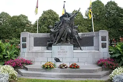 Mémorial national de guerre pour les anciens élèves, les enfants des troupes et les élèves de l'armée à Alost.