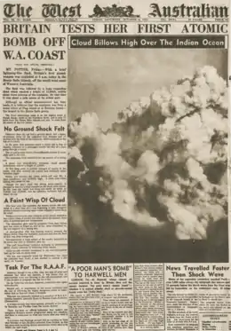 Première page du journal The West Australian du 4 octobre 1952; le titre est : "Britain test her first atomic bomb off W.A. coast" ("La Grande-Bretagne teste sa première bombe atomique au large des côtes de l'Australie occidentale").