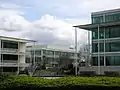 Oracle Corporation possède un important campus commercial au Thames Valley Park à Reading, en Angleterre.