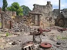 Photographie en couleurs des ruines du village d'Oradour-sur-Glane