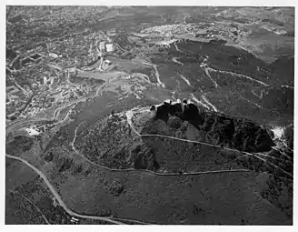 En 1942, vue aérienne du fort et la chapelle.