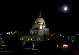 L'oratoire Saint-Joseph de nuit