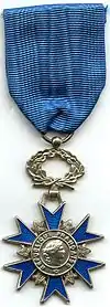 médaille de chevalier de l’ordre national du Mérite
