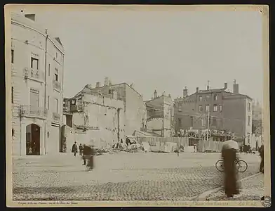 Les travaux de percement du côté de la place des Carmes, par Paul Bacard (1908, archives municipales).