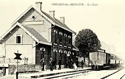 La gare reconstruite vers 1920.
