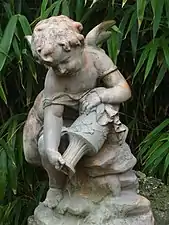 Petit Amour versant de l'eau dit « l'enfant à l'urne », hôtel Groslot d'Orléans.