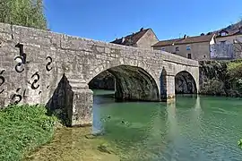 Le contrefort de la culée rive droite.