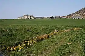La ferme et les ruines du prieuré d'Oronsay.