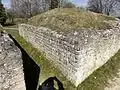 Passage d'accès aux gradins du niveau intermédiaire.