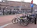 rue cyclable néerlandaise avec du stationnement ... vélo