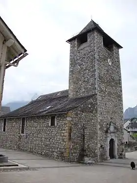 Osse-en-Aspeéglise Saint-Étienne(42° 59′ 42″ N, 0° 37′ 01″ O)