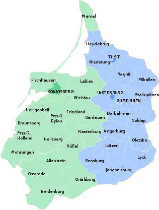 L'arrondissement d'Heydekrug se trouvait dans le district de Gumbinnen (en bleu), au Sud de l'arrondissement de Memel (district de Königsberg, en vert), au Nord de l'arrondissement de Niederung, au Nord-Ouest de l'arrondissement de Tilsit-Ragnit. A l'Est se trouvait la frontière avec l'Empire russe et à l'Ouest la côte de la lagune de Courlande.