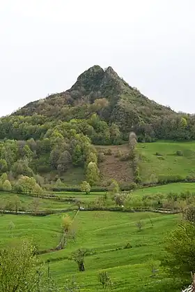 Vue de l'Ostrvica depuis le village de Varnice.