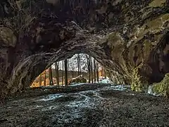 Oswaldhöhle (grotte Oswald) ex-Hohles Loch, à Muggendorf, un quartier de Wiesenttal. Février 2018.