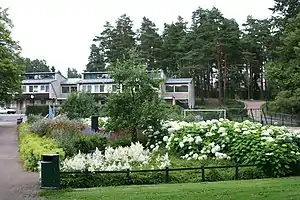 École primaire de Käpylä et parc d'Otto-Iivari Meurman.