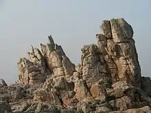 Groupe de rochers granitiques.