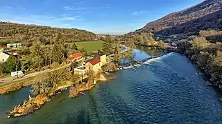 Barrage sur le Doubs entre Ougney-les-Champs et Ougney-le-Bas.