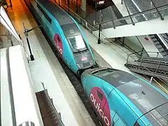 Train à grande vitesse Ouigo en gare de Marne-la-Vallée - Chessy.