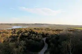 Embouchure de l'Orne en direction de l'intérieur des terres